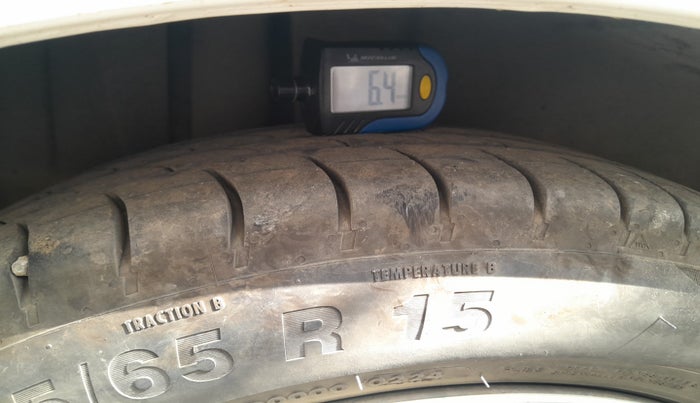 2015 Maruti Ertiga VXI, Petrol, Manual, 1,25,795 km, tyre