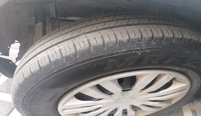 2010 Maruti Swift Dzire VDI, Diesel, Manual, 2,37,376 km, tyre