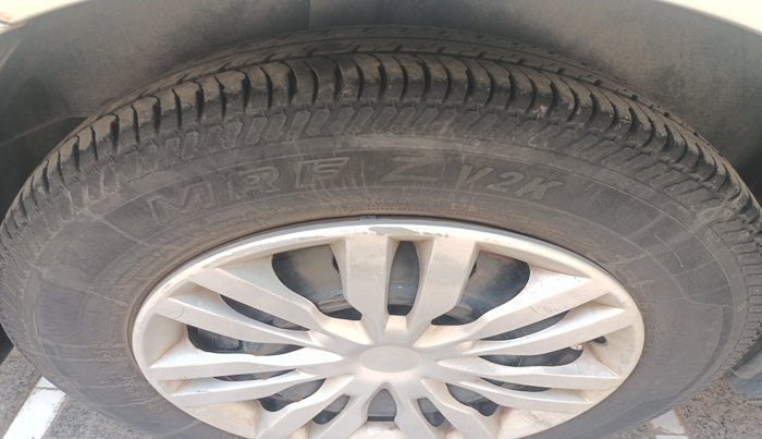 2010 Maruti Swift Dzire VDI, Diesel, Manual, 2,37,376 km, tyre