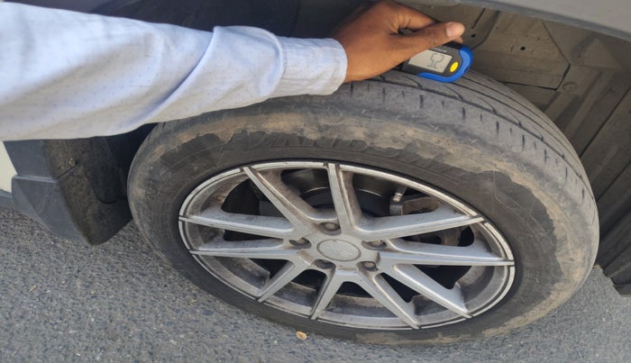 2016 Maruti Vitara Brezza VDI, Diesel, Manual, 96,752 km, tyre