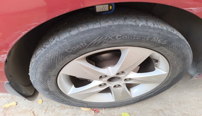 2013 Hyundai New Elantra 1.6 SX (O) MT CRDI, Diesel, Manual, 1,72,375 km, tyre