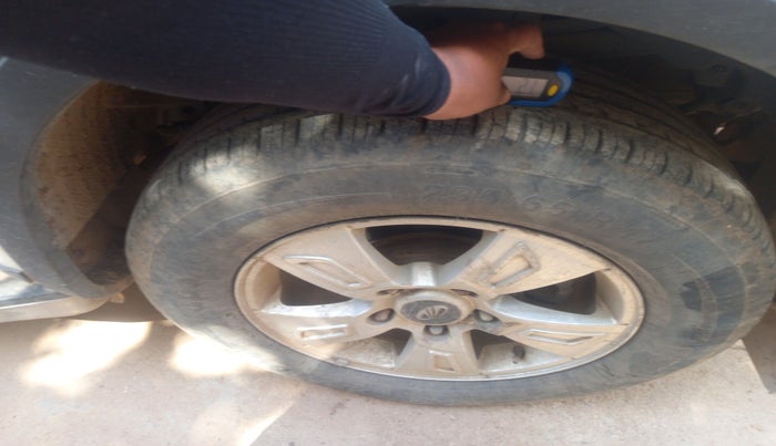 2012 Mahindra XUV500 W8, Diesel, Manual, 1,08,000 km, tyre