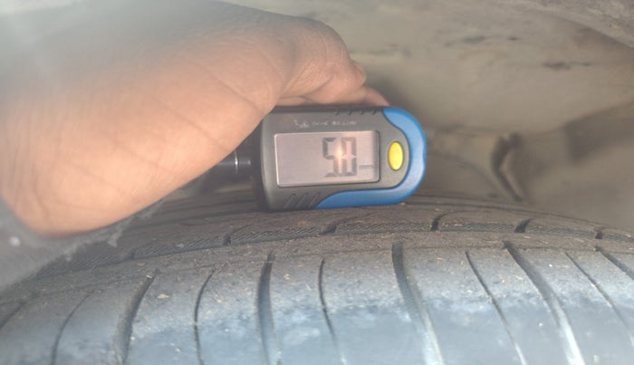 2021 Toyota Innova Crysta 2.4 ZX AT 7 STR, Diesel, Automatic, 1,23,725 km, tyre