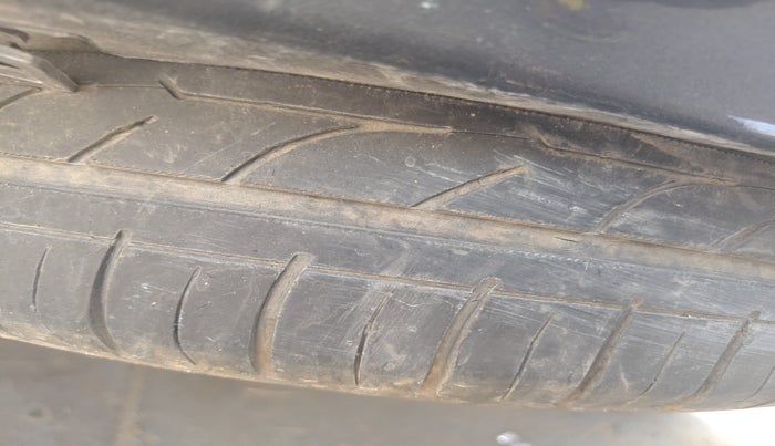 2021 Toyota Innova Crysta 2.4 ZX AT 7 STR, Diesel, Automatic, 1,23,725 km, tyre