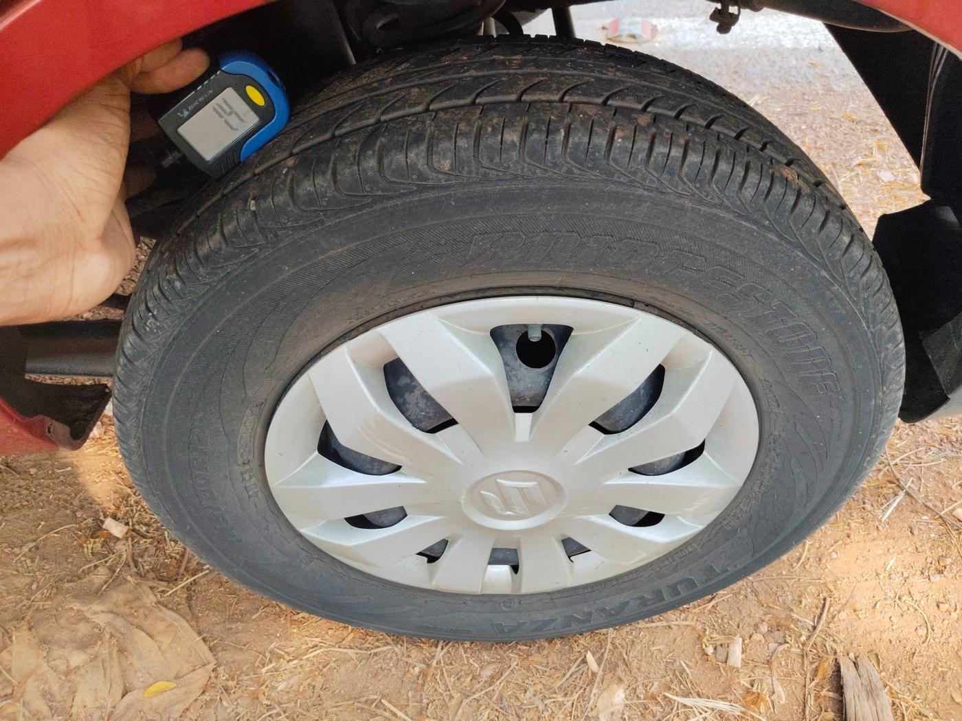 2013 Maruti Alto 800 LXI, Petrol, Manual, 30,895 km, tyre