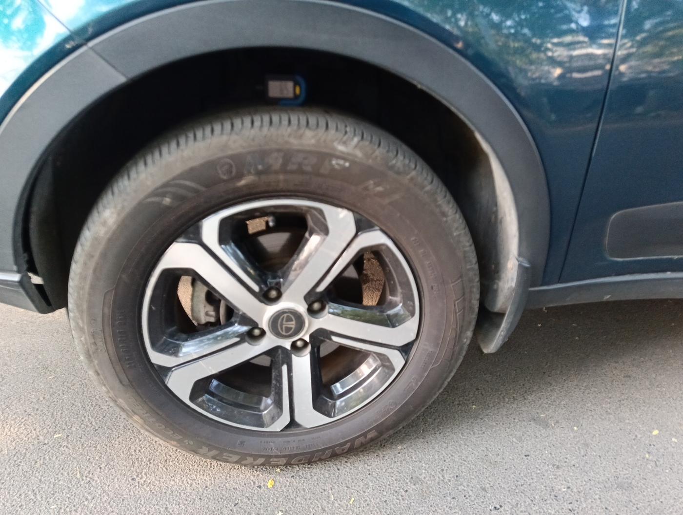 2022 Tata NEXON EV XZ PLUS LUX, Electric, Automatic, 44,352 km, tyre