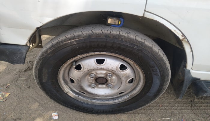 2010 Maruti Eeco 5 STR, Petrol, Manual, 2,15,744 km, tyre