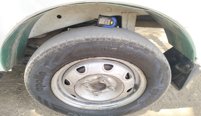 2010 Maruti Eeco 5 STR, Petrol, Manual, 2,15,744 km, tyre