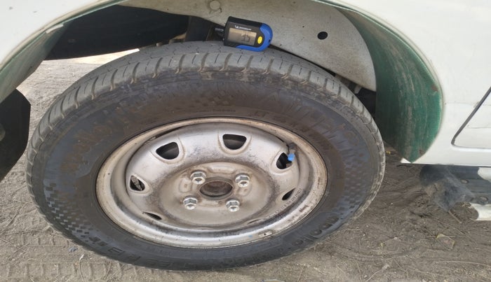 2010 Maruti Eeco 5 STR, Petrol, Manual, 2,15,744 km, tyre