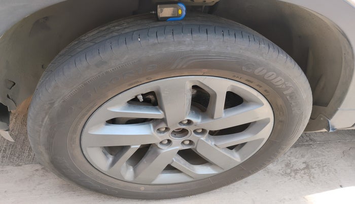 2022 Tata Safari XTA PLUS, Diesel, Automatic, 73,000 km, tyre
