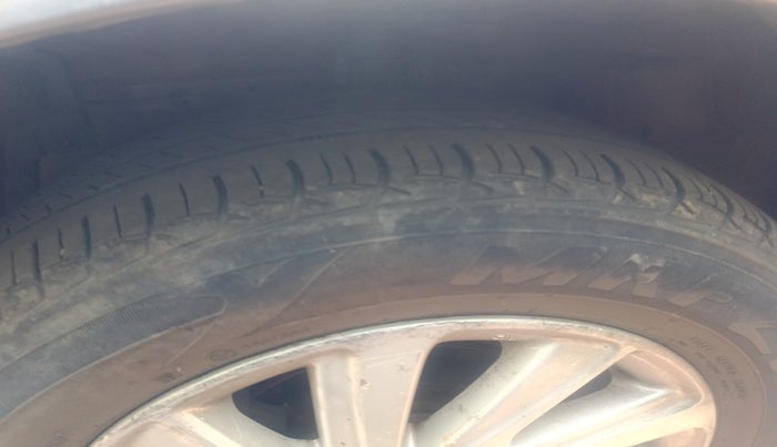 2015 Maruti Swift Dzire ZDI, Diesel, Manual, 1,68,062 km, tyre