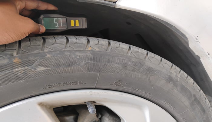 2015 Honda City 1.5L I-VTEC V MT, Petrol, Manual, 1,89,767 km, tyre