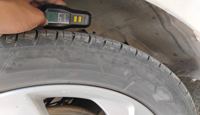 2015 Honda City 1.5L I-VTEC V MT, Petrol, Manual, 1,89,767 km, tyre