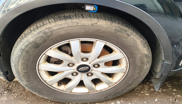 2016 Mahindra XUV500 W10, Diesel, Manual, 79,943 km, tyre