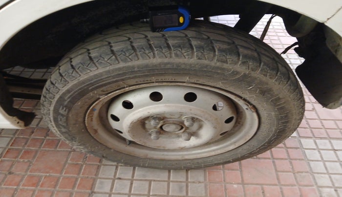 2015 Maruti Wagon R 1.0 LXI, Petrol, Manual, 83,612 km, tyre