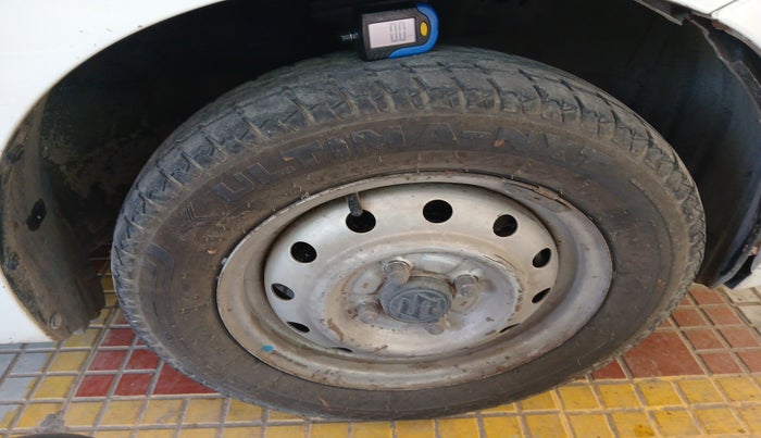 2015 Maruti Wagon R 1.0 LXI, Petrol, Manual, 83,612 km, tyre