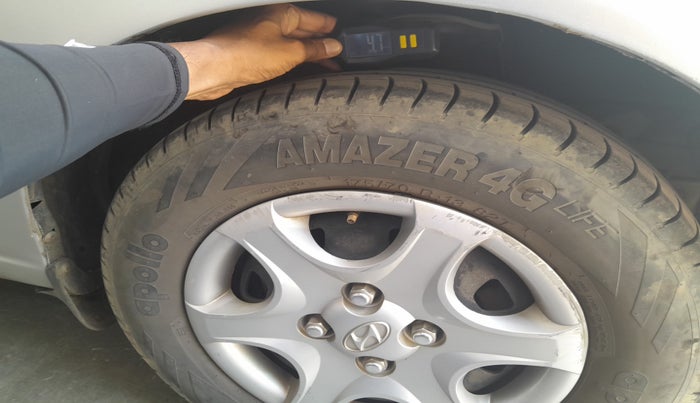 2013 Hyundai Accent EXECUTIVE, Petrol, Manual, 1,13,106 km, tyre