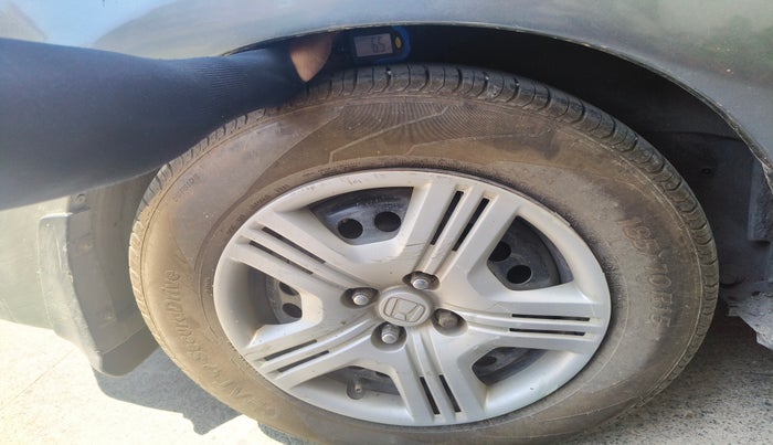 2010 Honda City 1.5L I-VTEC S MT, Petrol, Manual, 1,15,000 km, tyre