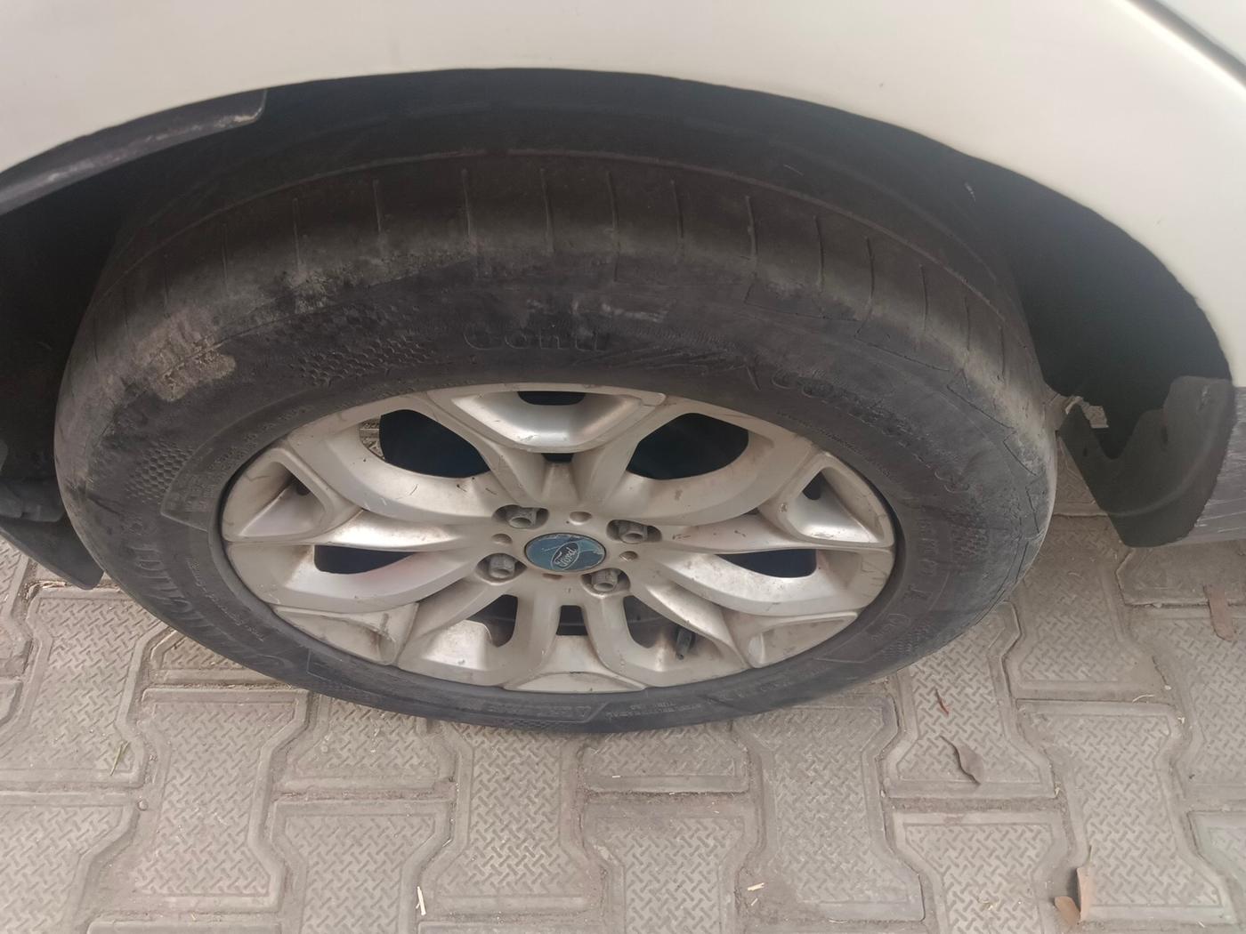 2013 Ford Ecosport TITANIUM 1.5L DIESEL, Diesel, Manual, 1,26,253 km, tyre