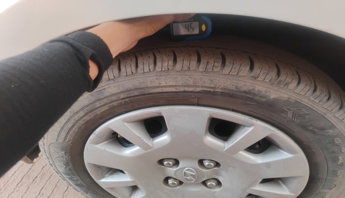 2012 Hyundai i20 MAGNA (O) 1.4 CRDI, Diesel, Manual, 1,04,167 km, tyre