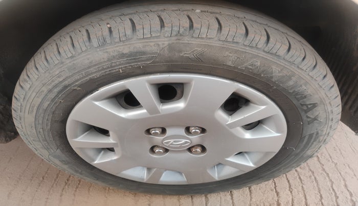 2012 Hyundai i20 MAGNA (O) 1.4 CRDI, Diesel, Manual, 1,04,167 km, tyre