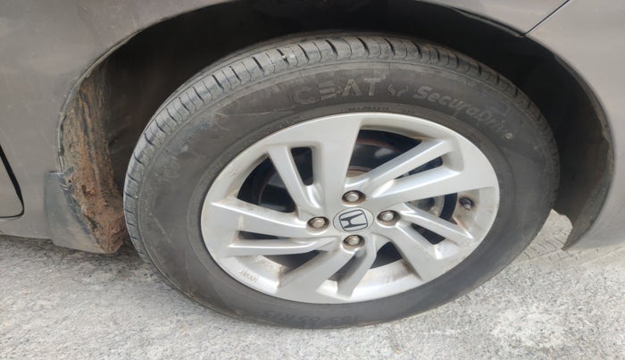 2016 Honda Jazz 1.5L I-DTEC V, Diesel, Manual, 1,06,799 km, tyre