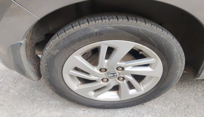 2016 Honda Jazz 1.5L I-DTEC V, Diesel, Manual, 1,06,799 km, tyre