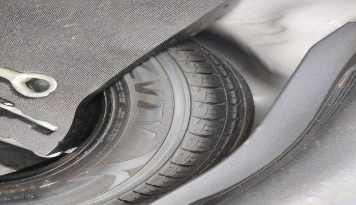 2016 Honda Jazz 1.5L I-DTEC V, Diesel, Manual, 1,06,799 km, tyre