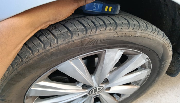 2023 Volkswagen VIRTUS HIGHLINE TSI 1.0 MT, Petrol, Manual, 30,296 km, tyre