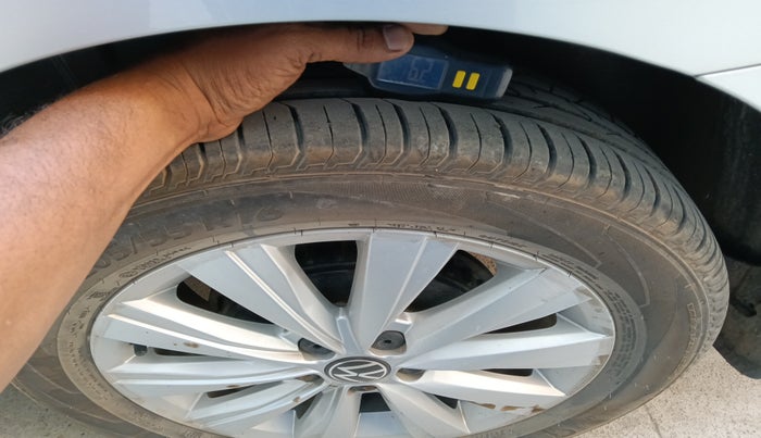 2023 Volkswagen VIRTUS HIGHLINE TSI 1.0 MT, Petrol, Manual, 30,296 km, tyre