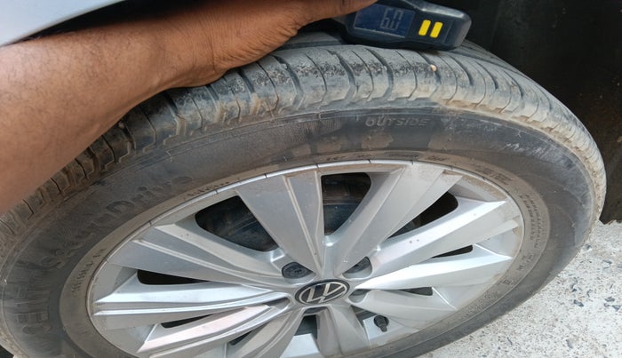 2023 Volkswagen VIRTUS HIGHLINE TSI 1.0 MT, Petrol, Manual, 30,296 km, tyre