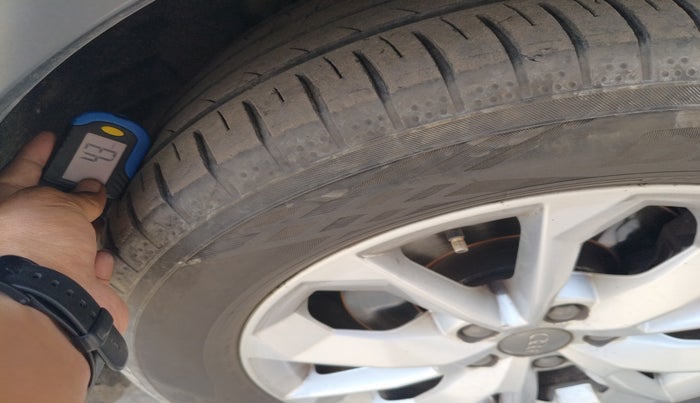 2015 Audi Q3 35 TDI Quattro, Diesel, Automatic, 1,68,442 km, tyre