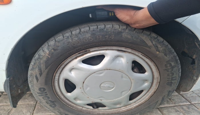 2010 Chevrolet Beat PS PETROL, Petrol, Manual, 70,402 km, tyre