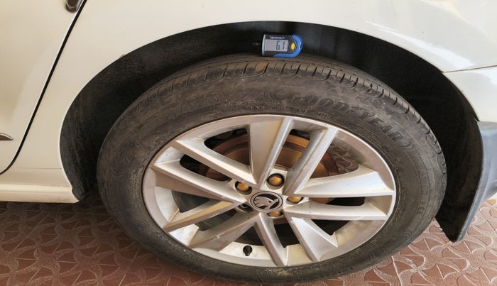 2019 Skoda Rapid STYLE 1.6 MPI AT, Petrol, Automatic, 1,29,101 km, tyre