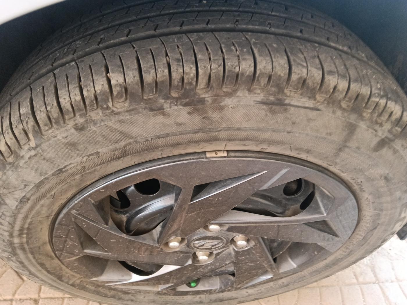 2023 Hyundai NEW I20 MAGNA 1.2 MT, Petrol, Manual, 13,957 km, tyre