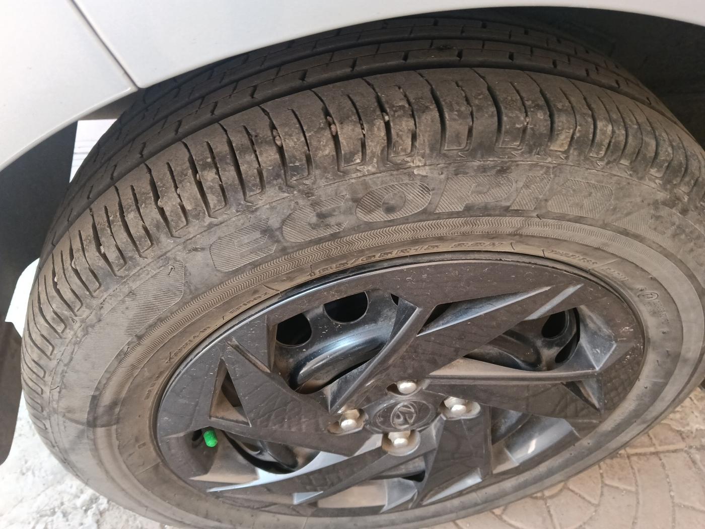 2023 Hyundai NEW I20 MAGNA 1.2 MT, Petrol, Manual, 13,957 km, tyre