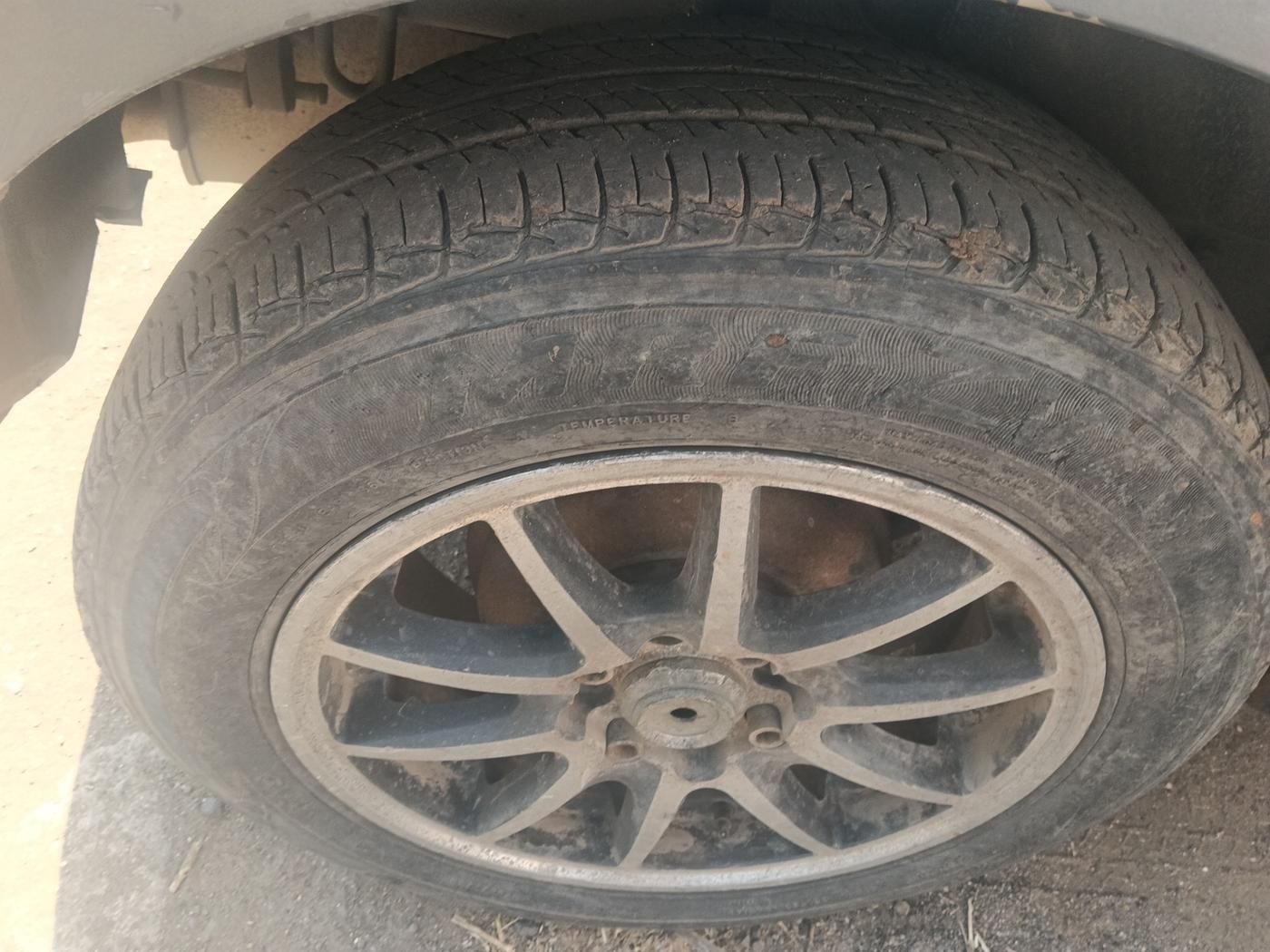 2013 Tata Indica Vista VX QUADRAJET, Diesel, Manual, 1,62,569 km, tyre