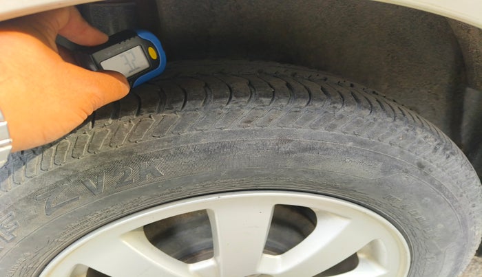 2013 Maruti Swift Dzire VDI, Diesel, Manual, 1,18,027 km, tyre