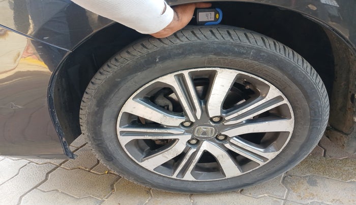 2018 Honda City 1.5L I-VTEC SV, Petrol, Manual, 1,11,813 km, tyre