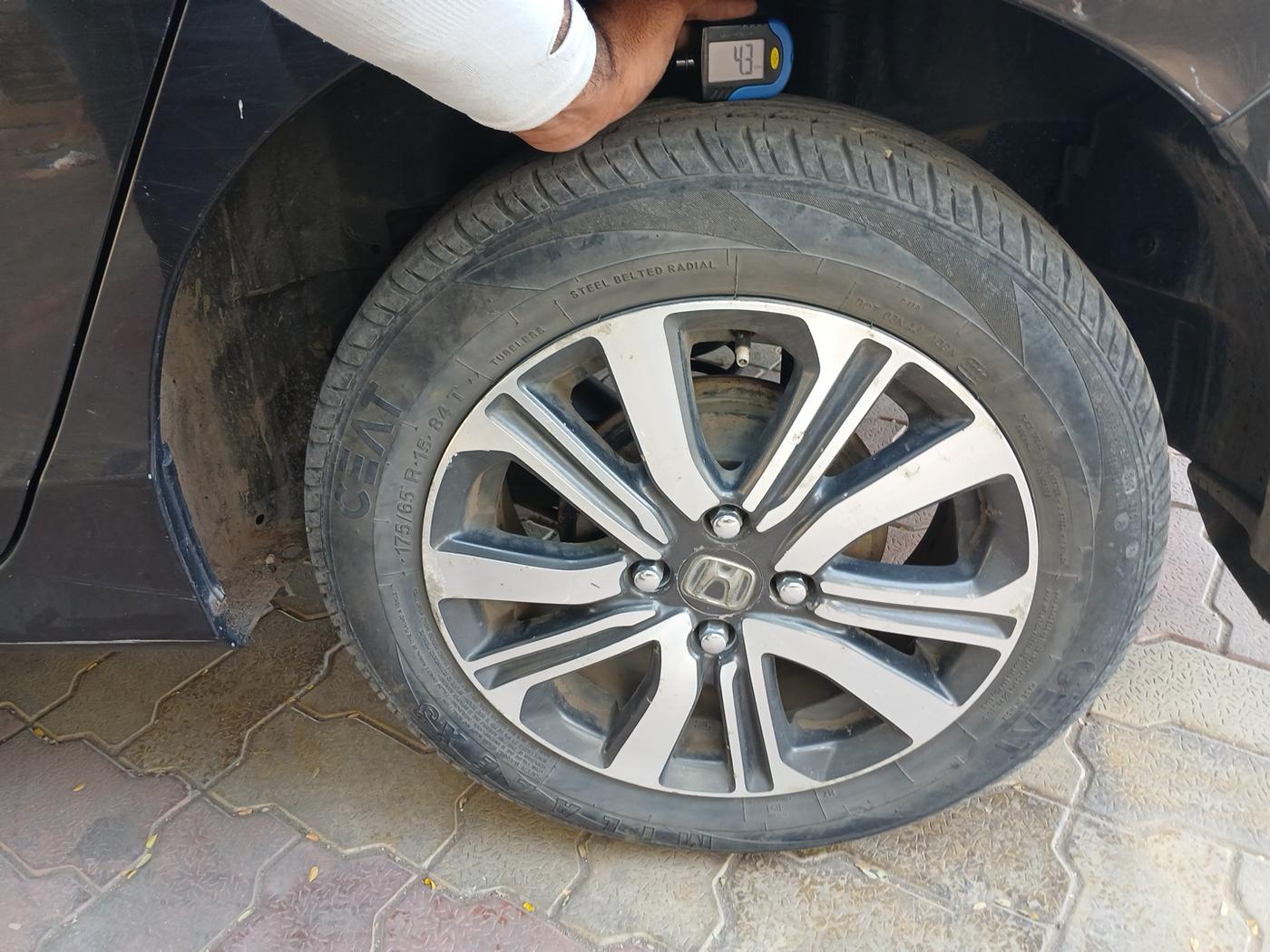 2018 Honda City 1.5L I-VTEC SV, Petrol, Manual, 1,11,813 km, tyre