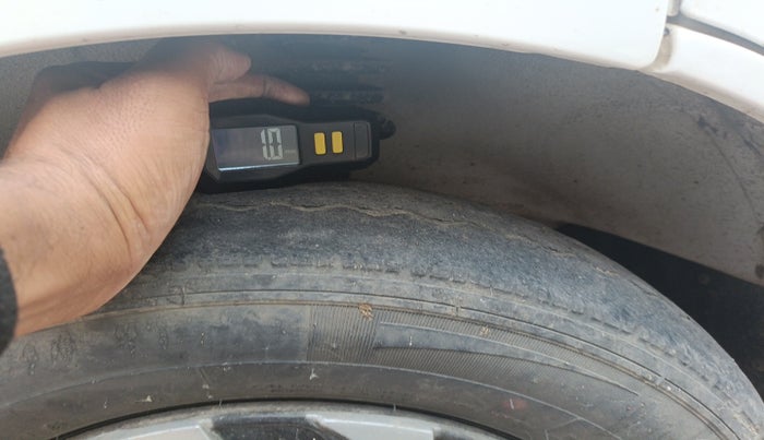 2022 Maruti Eeco 5 STR AC CNG (O), Petrol, Manual, 44,145 km, tyre