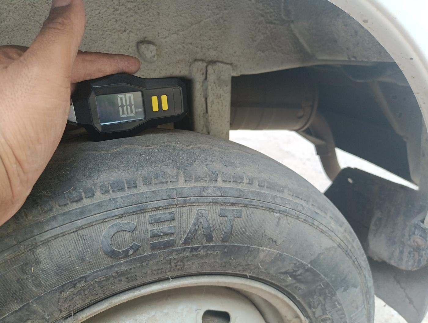 2022 Maruti Eeco 5 STR AC CNG (O), Petrol, Manual, 44,145 km, tyre