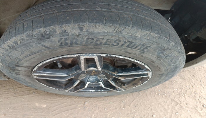 2011 Maruti Swift Dzire VXI, Petrol, Manual, 80,884 km, tyre