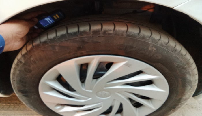 2013 Maruti Ertiga ZDI, Diesel, Manual, 1,36,512 km, tyre