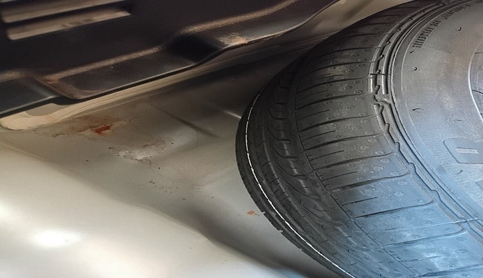 2020 KIA SONET HTK 1.2, Petrol, Manual, 42,799 km, tyre