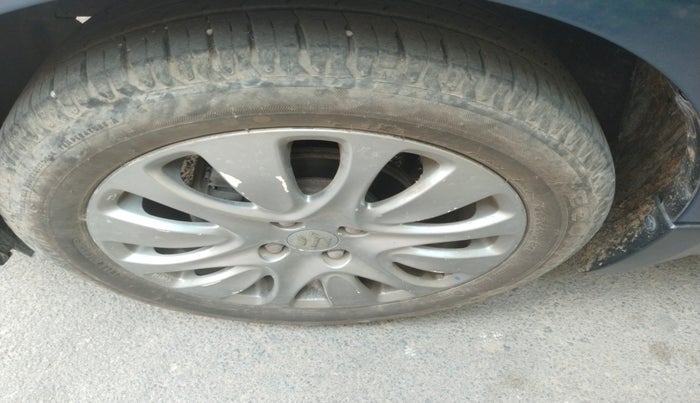 2016 Maruti Baleno ZETA PETROL 1.2, Petrol, Manual, 61,900 km, tyre