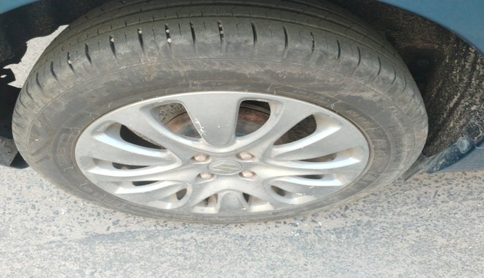 2016 Maruti Baleno ZETA PETROL 1.2, Petrol, Manual, 61,900 km, tyre