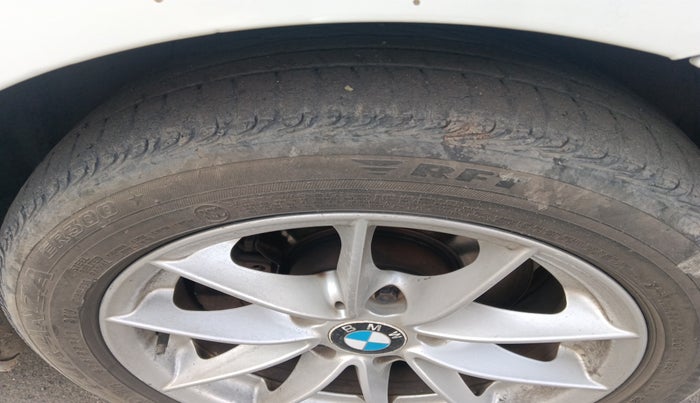 2011 BMW 3 Series 320d, Diesel, Automatic, 1,04,545 km, tyre