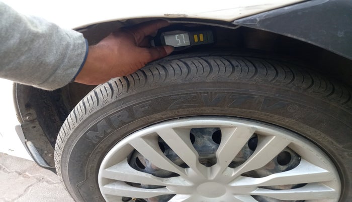 2011 Toyota Etios G, Petrol, Manual, 80,839 km, tyre