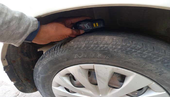 2011 Toyota Etios G, Petrol, Manual, 80,839 km, tyre